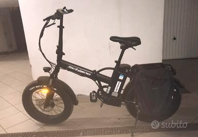 Bici pedalata assistita con batteria