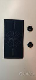 toppa patch Stone Island + 2 bottoni nero