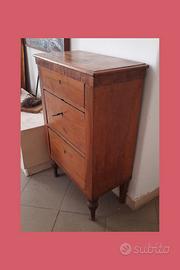 Cassettiera d’epoca in noce fine 800 – 3 cassetti