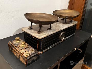 Bilancia in legno 2 piatti ottone