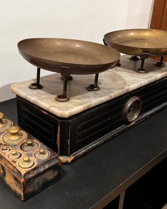 Bilancia in legno 2 piatti ottone