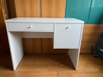 Tavolo da toeletta Ikea SYVDE
