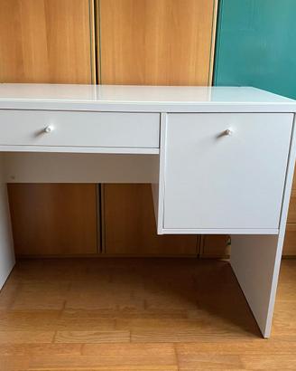 Tavolo da toeletta Ikea SYVDE