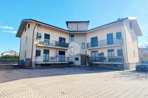 2 LOCALI A STRAMBINO