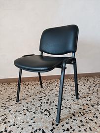 sedia in pelle nera