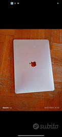 MacBook Pro 13 pollici con touch bar. Del 2016