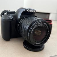 Fotocamera reflex Canon EOS 1100D + obiettivo EF-S