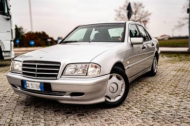 Mercedes C180