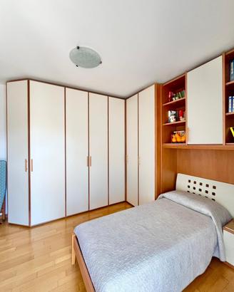 Camera completa con armadio angolare grande  + scr