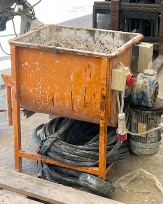 attrezzatura per lavorazione in ceramica 