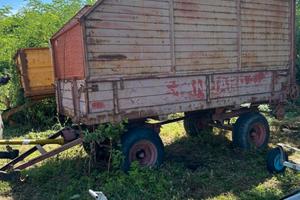 Rimorchio agricolo auto scaricante