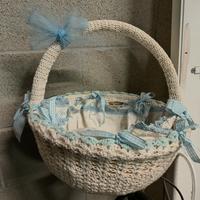 Cesto in Uncinetto Fatto a Mano Bianco e Azzurro