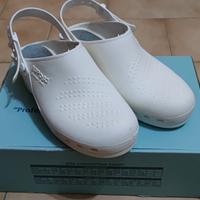 scarpe zoccoli sanitari