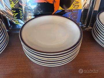 Set completo di stoviglie