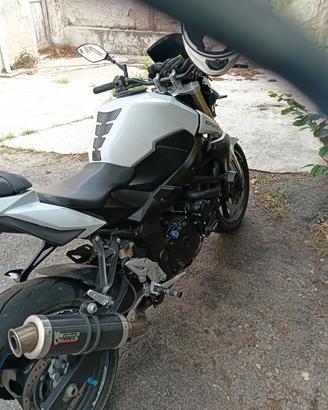 moto naked