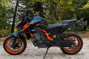 KTM 890 Duke R