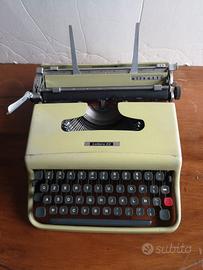 Macchina da scrivere Olivetti Lettera 22
