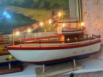 Barche da modellismo realizzate a mano