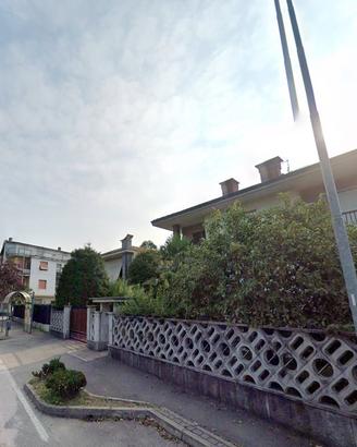 Stanza singola con balcone a Seregno