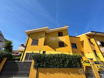 VILLA A SCHIERA DI TESTA PARI AL NUOVO