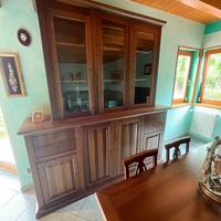 Credenza in legno massiccio pari al nuovo