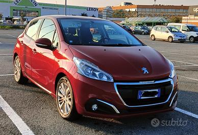 Peugeot 208 1200 Neopatentati