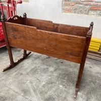 Culla in legno antica 