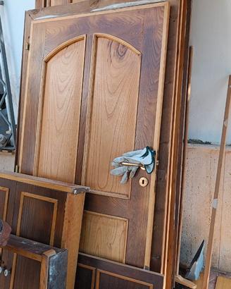 5 Porte in legno massello artigianali