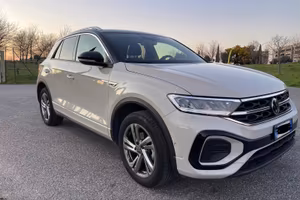 VOLKSWAGEN T-ROC R-LINE – 33.000 km PARI AL NUOVO