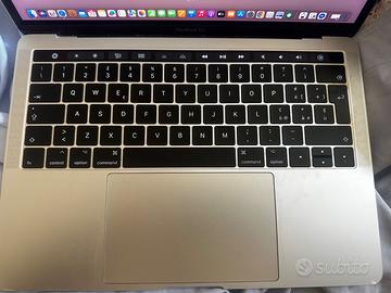 MacBook Pro 13,3 pollici
