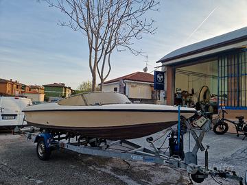 Barca in vetroresina Busco