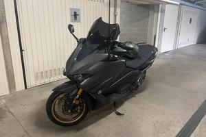 Yamana Tmax 560 Tech Max Akrapovic in garanzia