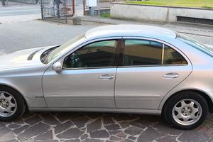 Mercedes E 200 K metano LEGGERE