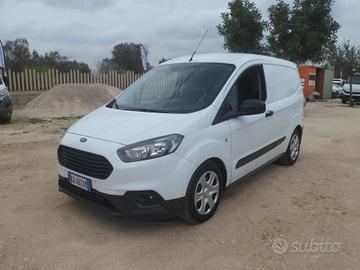 Ford Transit Courier furgone