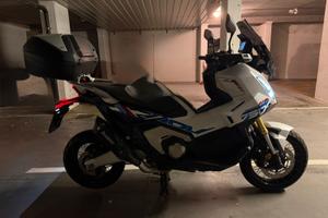 Honda X-ADV 750 - scarico Akrapovic