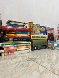Lotto libri e VHS per bambini e famiglia • Disney,