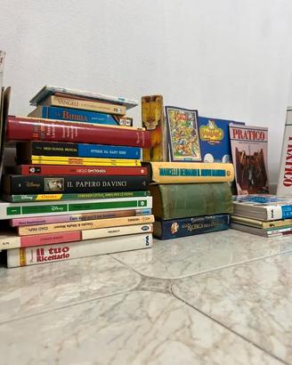 Lotto libri e VHS per bambini e famiglia • Disney,