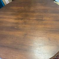 Tavolo rotondo in legno massello