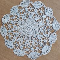 Centrini all’uncinetto fatti a mano - 18 cm