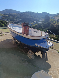 Gozzo in vetroresina semiplanante 7m