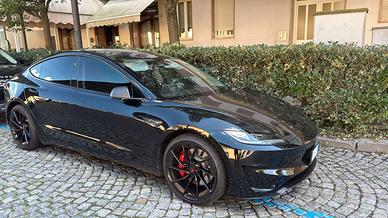 TESLA MODEL 3 PERFORMANCE