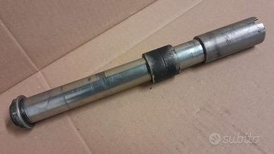 Perno ruota anteriore Ducati Monster 620 695 S2R 8