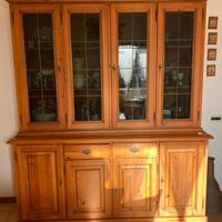 Vetrina in legno massiccio