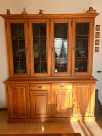 Vetrina in legno massiccio