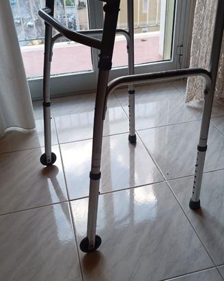 Deambulatore x anziani disabili