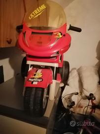 Moto elettrica marca Perego, per bambini 