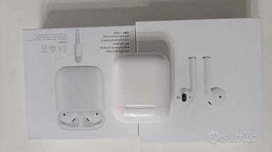 AirPods Apple
