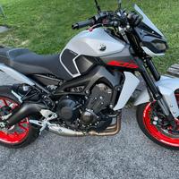 YAMAHA MT09 2020 Ice Fluo 35kkm Akrapovic Ohlins