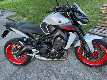 Yamaha MT09 - Ice Fluo