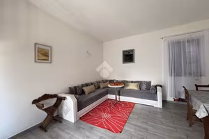 VILLA A SCHIERA A SUNO